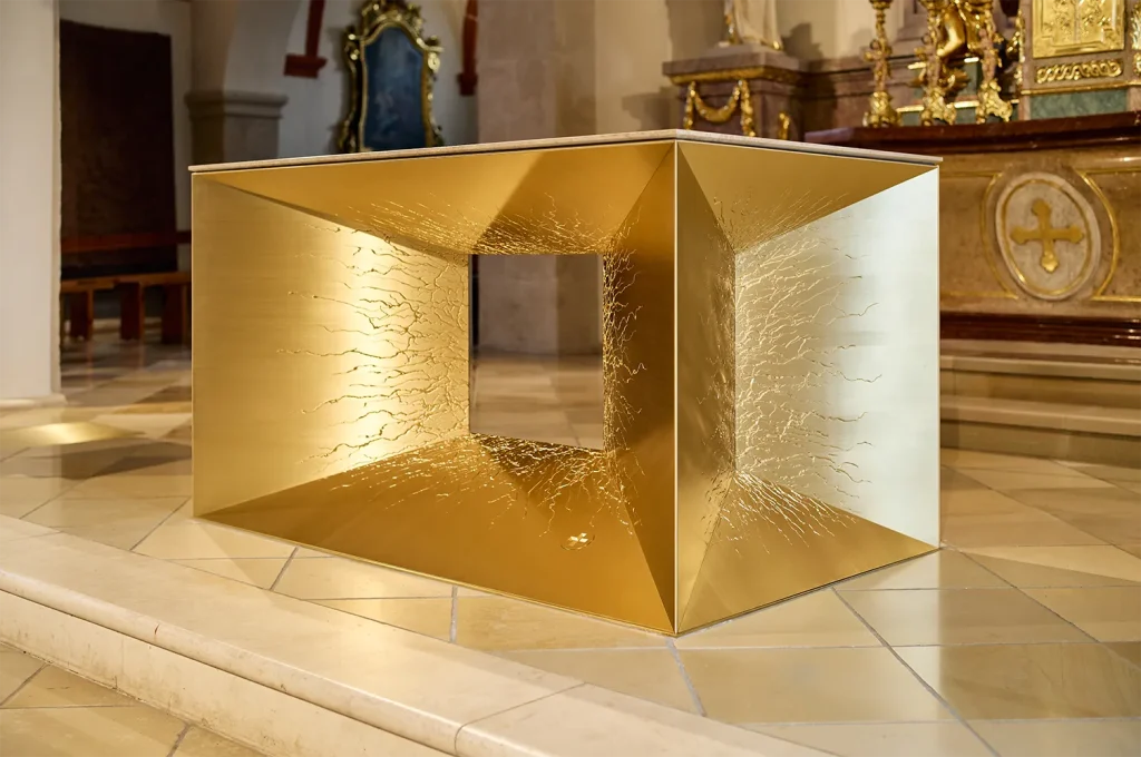 Detail der Messingarbeiten – Pfarrkirche Sollenau